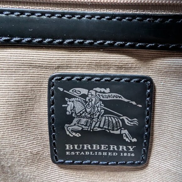 Authentic Burberry Nova Check Black Patent Leather shoulder bag. - Picture 10 of 13